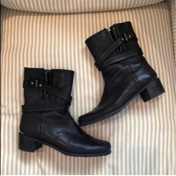 Stuart Weitzman Shoes - Stuart Weitzman Black Leather Boots with Side Zipper